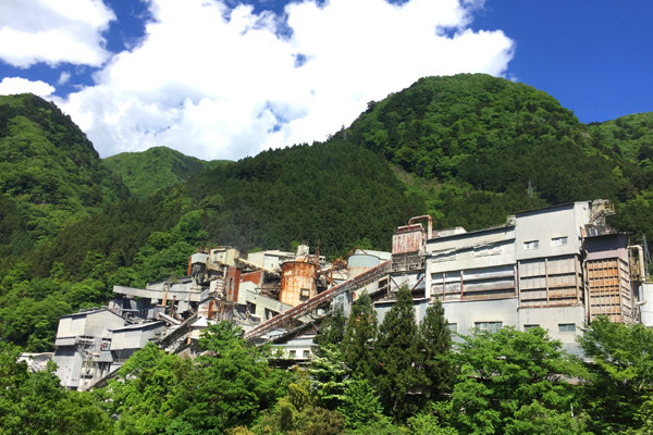 橋からの工場